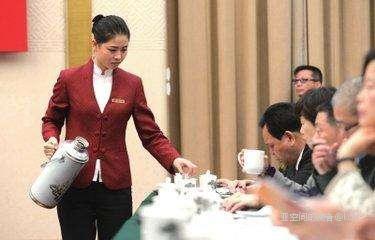 會議服務禮儀 給領導倒水者的角色定位與職業素養